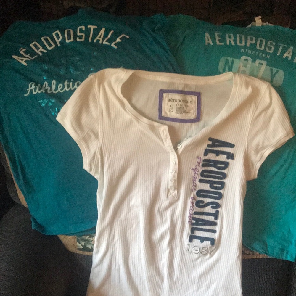 3 Juniors Aeropostale T-shirts